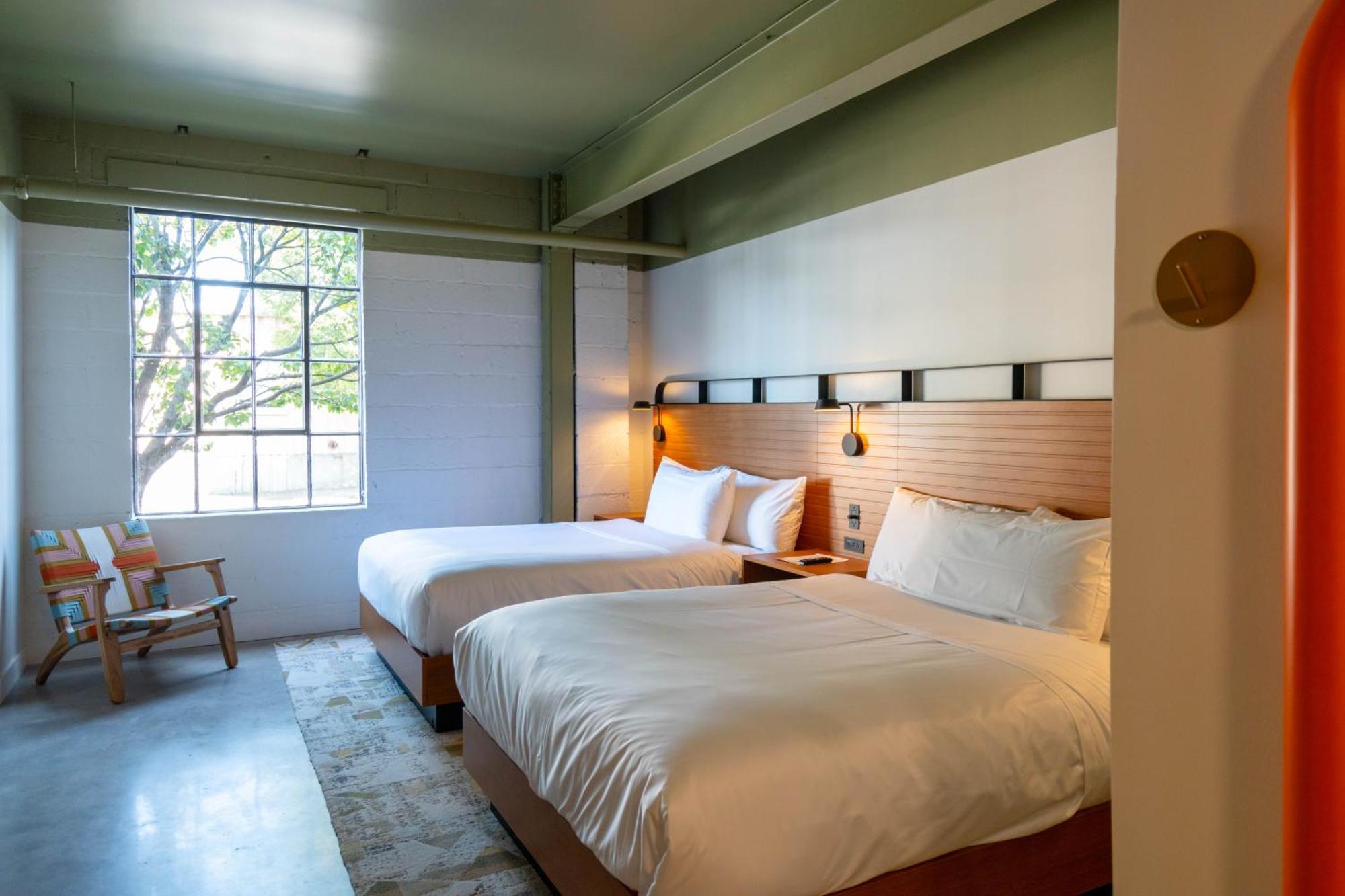 Hotel The Myriad 4*